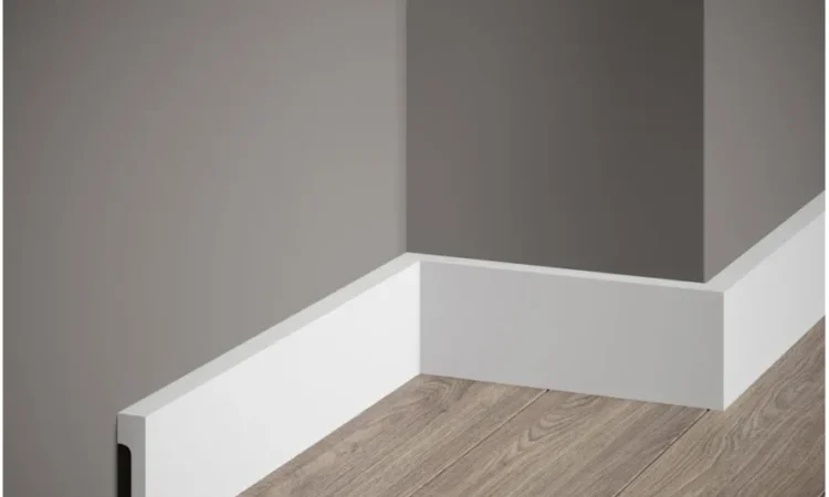 deep skirting board